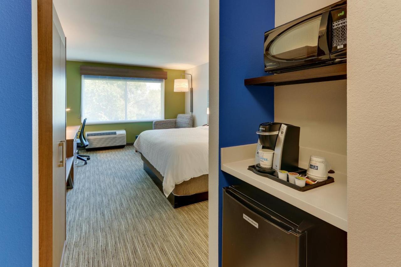 Holiday Inn Express & Suites - Roanoke - Civic Center Exterior foto