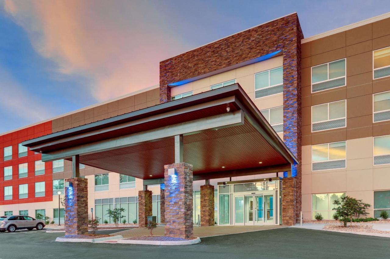 Holiday Inn Express & Suites - Roanoke - Civic Center Exterior foto